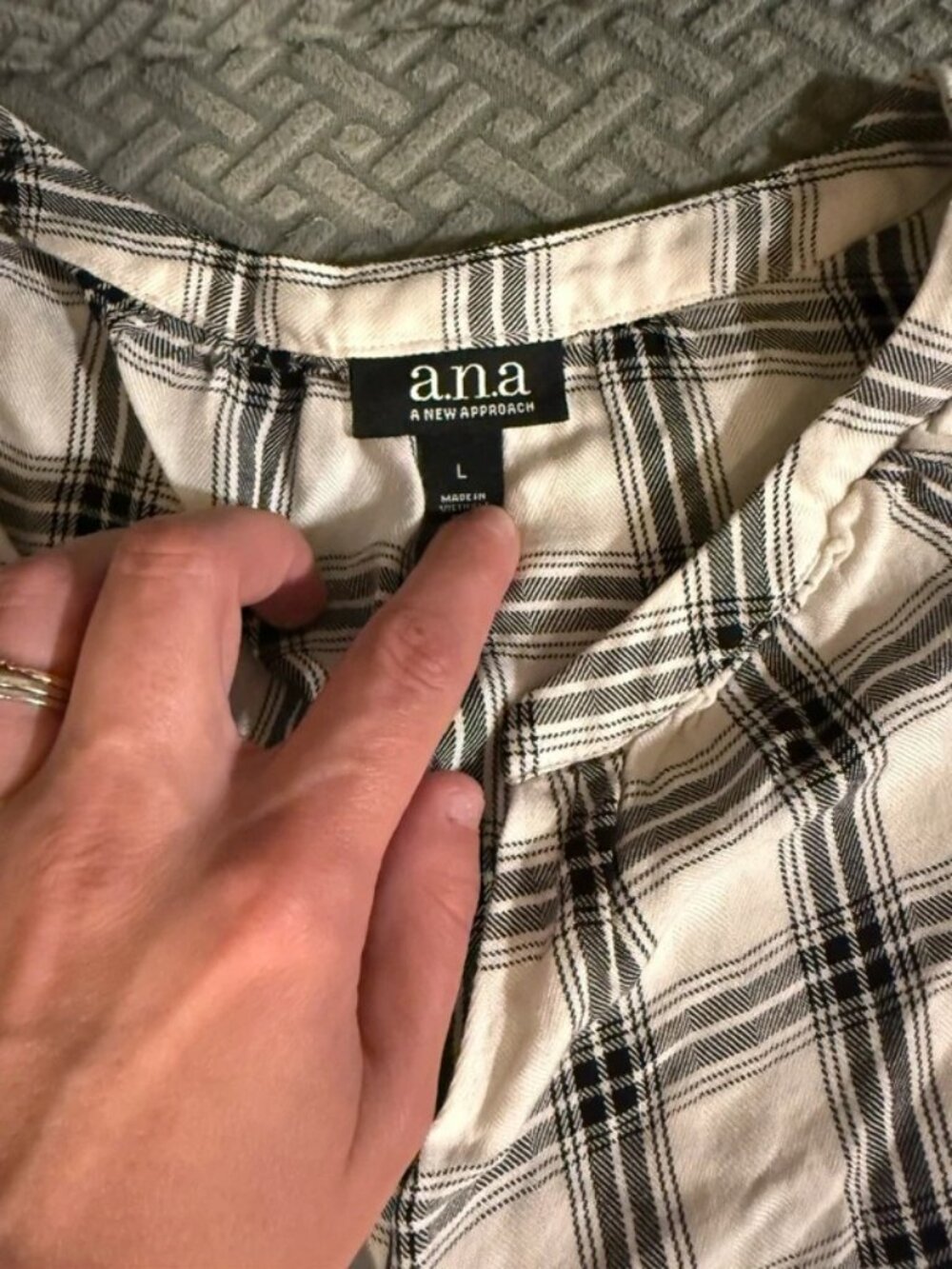ANA Flannel - Picture 2 of 2